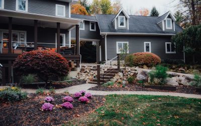 What Is a Fall Cleanup Landscape Maintenance Service?